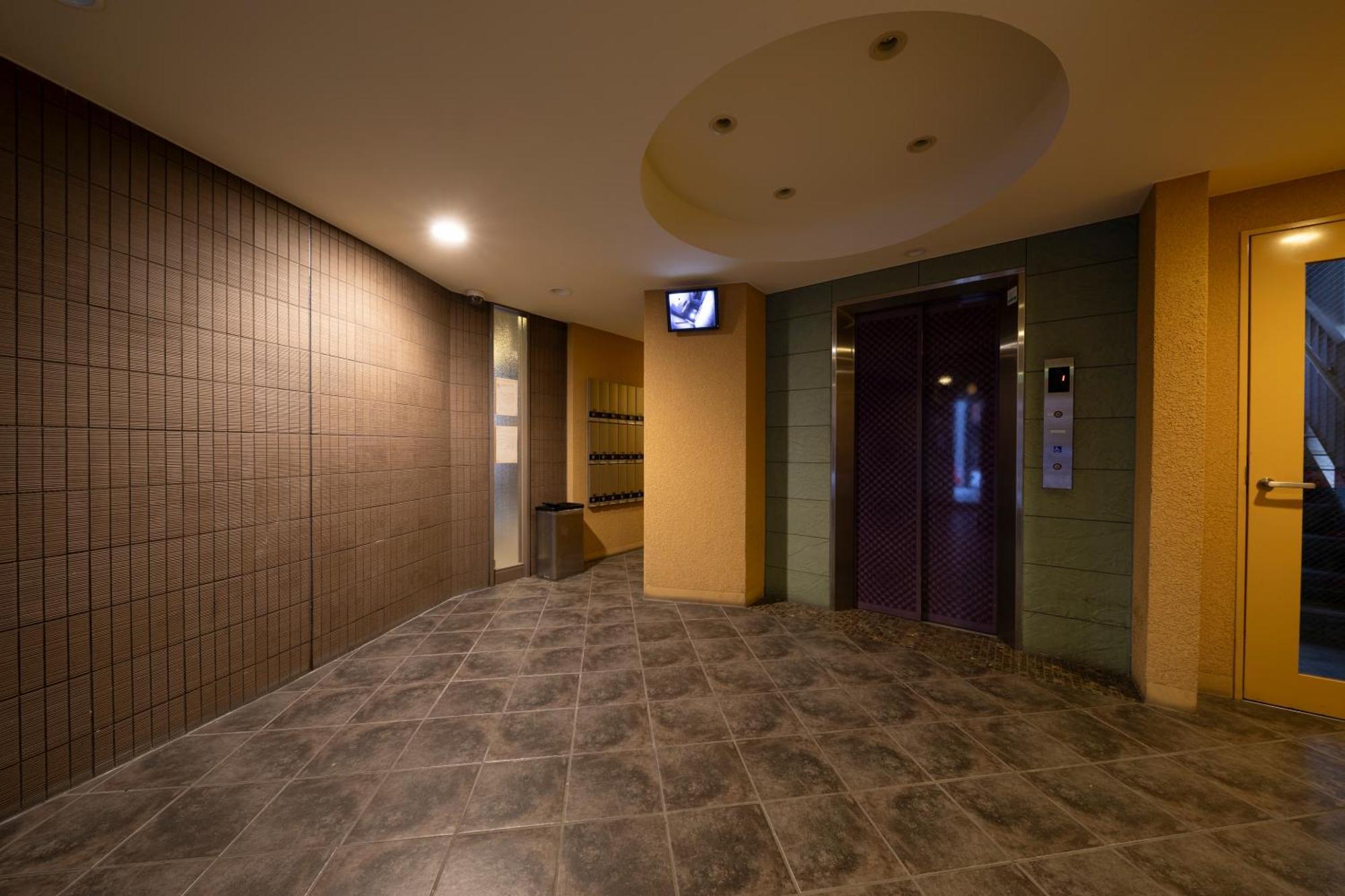 クリスタルコート難波 Apartment Osaka Luaran gambar